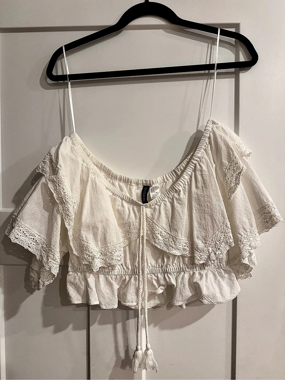 Divided H&M White Ruffle Crop Top Size Small Like New
